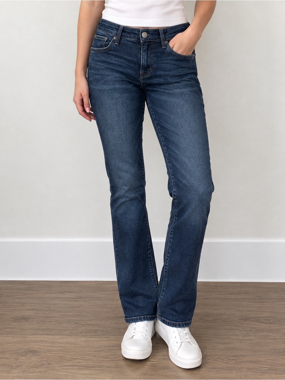 Express Straight Leg Jeans in Dark Blue Wash